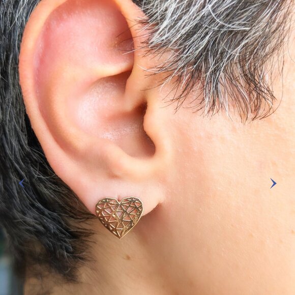 Elara Fae Jewelry - 18k Yellow Gold Heart Earrings